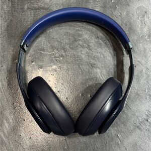 Beats by Dr. Dre Studio Pro Wireless Bluetooth Headphones - Navy/Purple MQTP3LL/